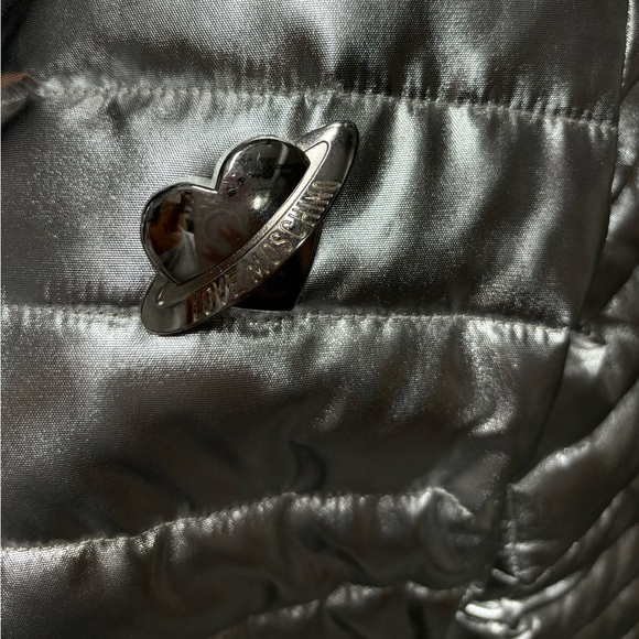 *NEW* LOVE MOSCHINO SILVER PUFFER JACKET - Picture 6 of 13